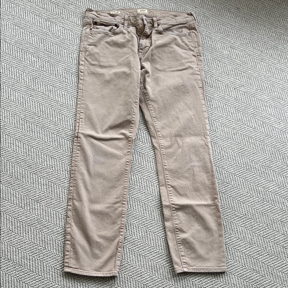 Slim Straight Jeans in Light Taupe W33 L32